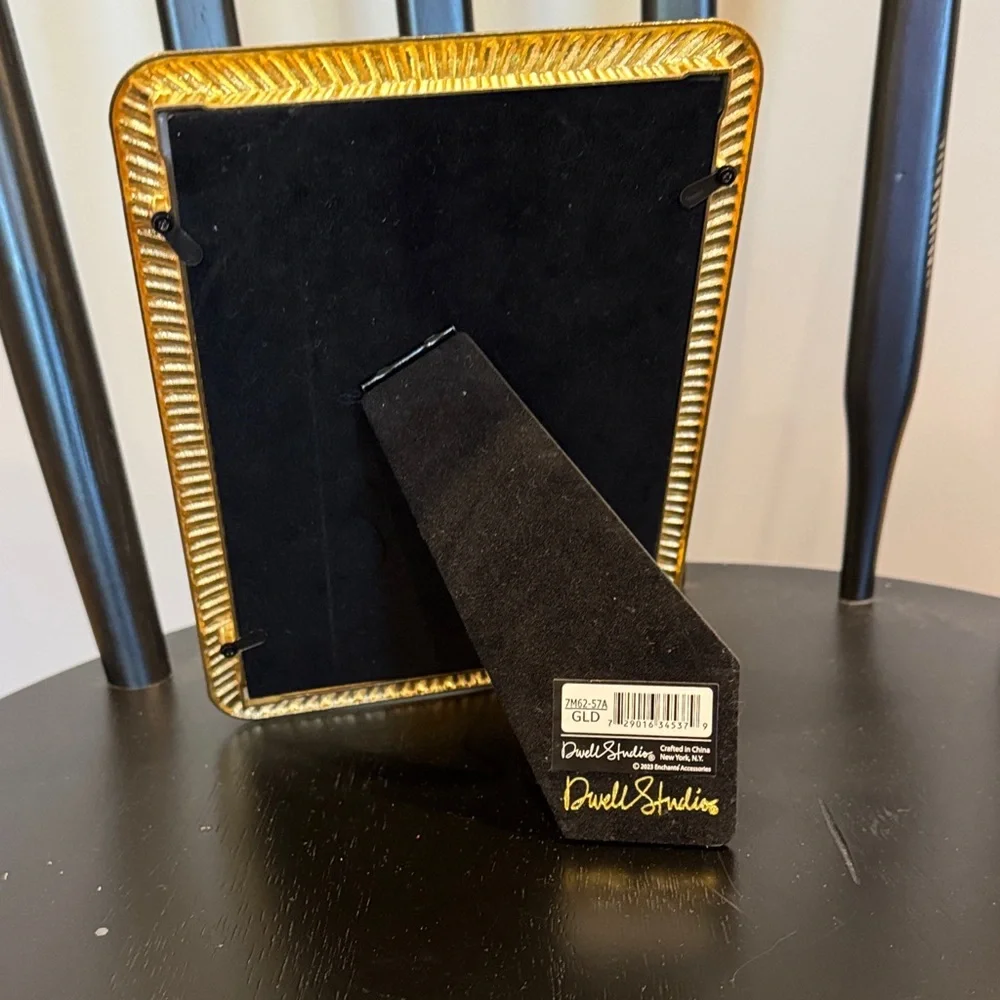 N/A elegant gold